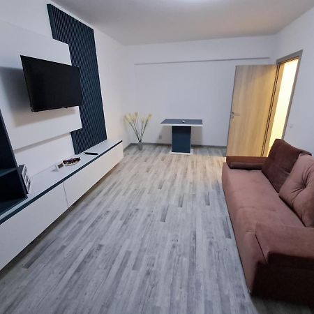 Happy Rental Apartments 2 Craiova Esterno foto