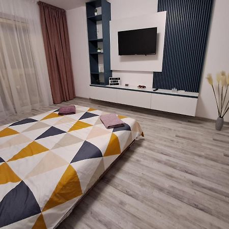 Happy Rental Apartments 2 Craiova Esterno foto