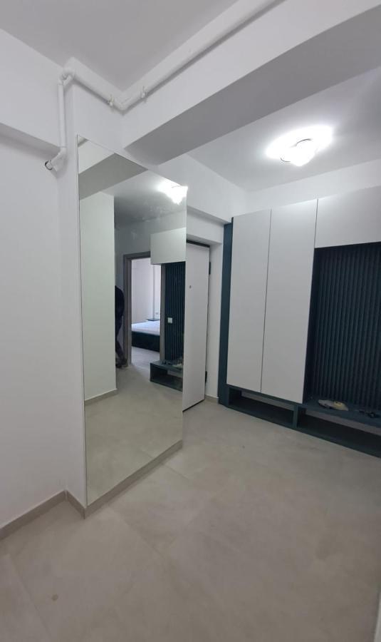 Happy Rental Apartments 2 Craiova Esterno foto