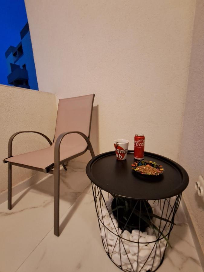 Happy Rental Apartments 2 Craiova Esterno foto
